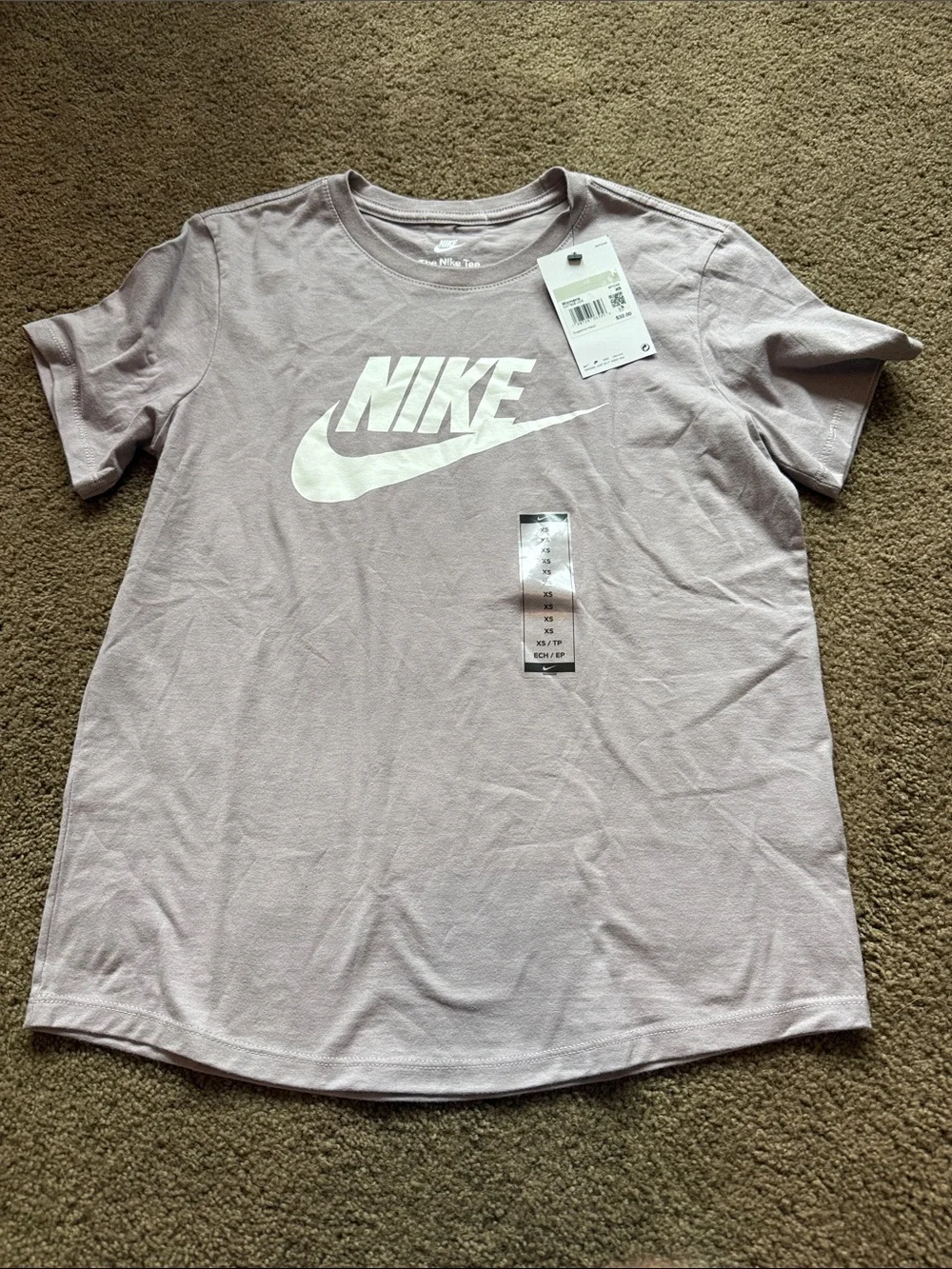 Nike Women’s Short-Sleeve Crew Tee in Light Mauve with White Logo Size XS NWT
